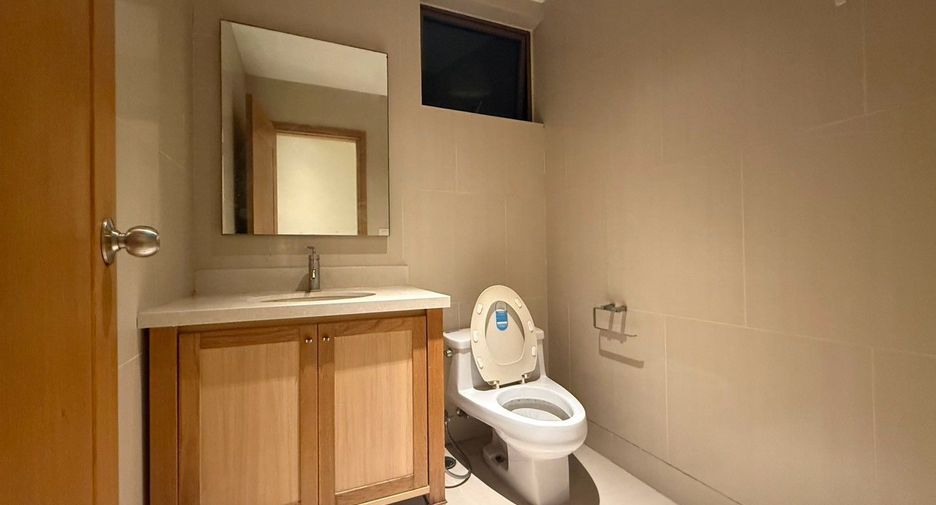 À vendre 2 chambres condo à Khlong Toei, Bangkok