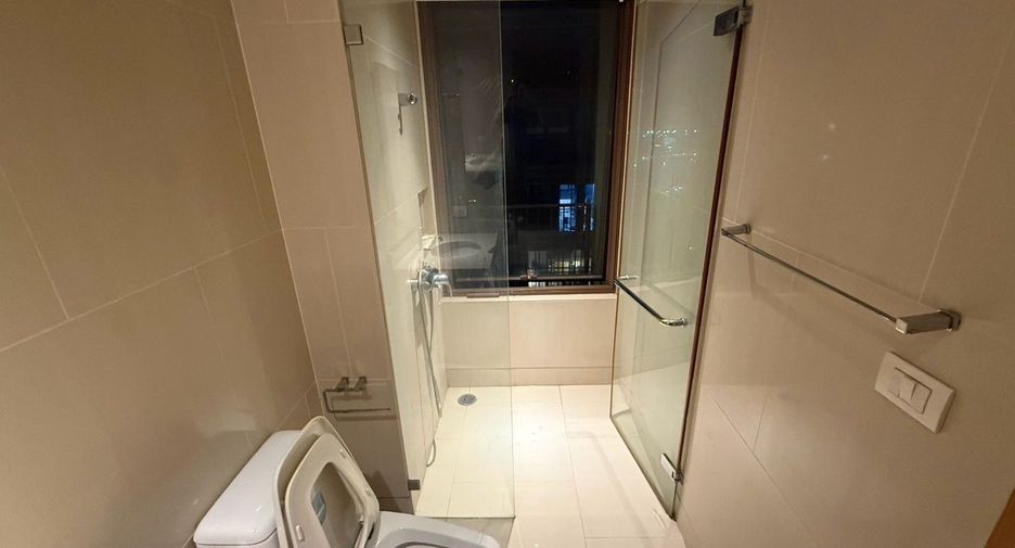 À vendre 2 chambres condo à Khlong Toei, Bangkok