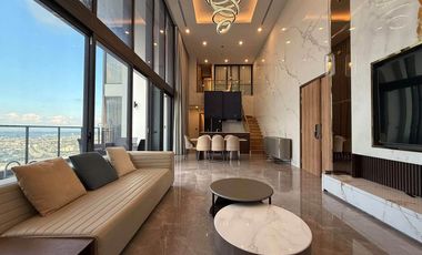 À louer 3 chambres condo à Huai Khwang, Bangkok