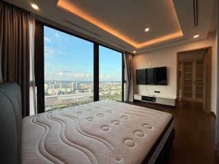À louer 3 chambres condo à Huai Khwang, Bangkok