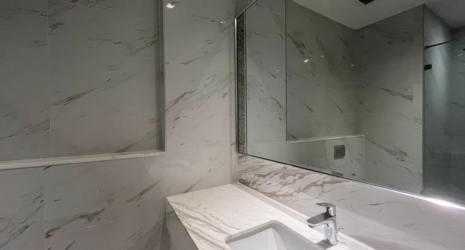 Condo en venta de 4 habitaciones en Bang Kho Laem, Bangkok