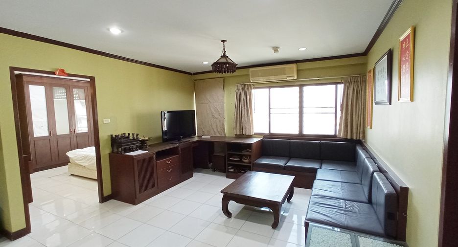 For sale 2 bedrooms condo in Khlong Toei, Bangkok