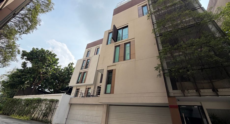 Condo en venta de 2 habitaciones en Yan Nawa, Bangkok