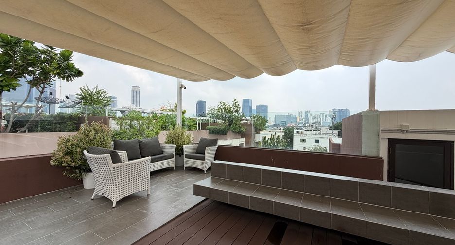 Condo en venta de 2 habitaciones en Yan Nawa, Bangkok