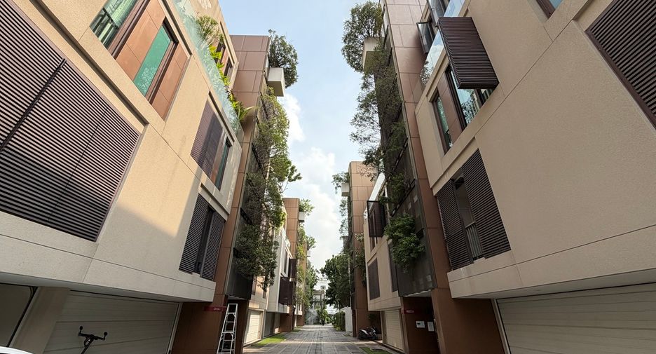 Condo en venta de 2 habitaciones en Yan Nawa, Bangkok