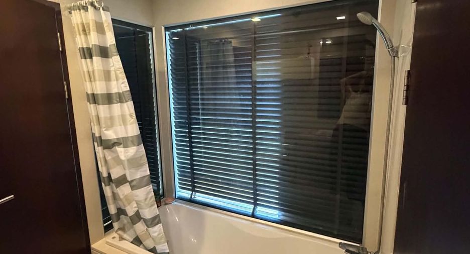 For sale 1 bed condo in Khlong Toei, Bangkok