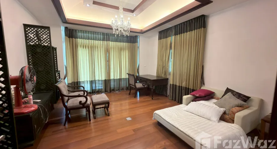 Haus zum Kauf mit 4 Zimmer in Mueang Chiang Mai, Chiang Mai