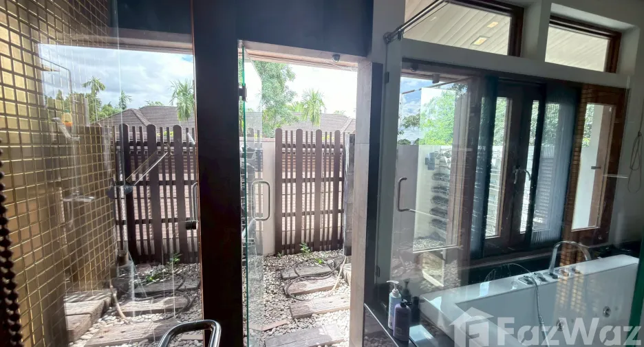 Haus zum Kauf mit 4 Zimmer in Mueang Chiang Mai, Chiang Mai