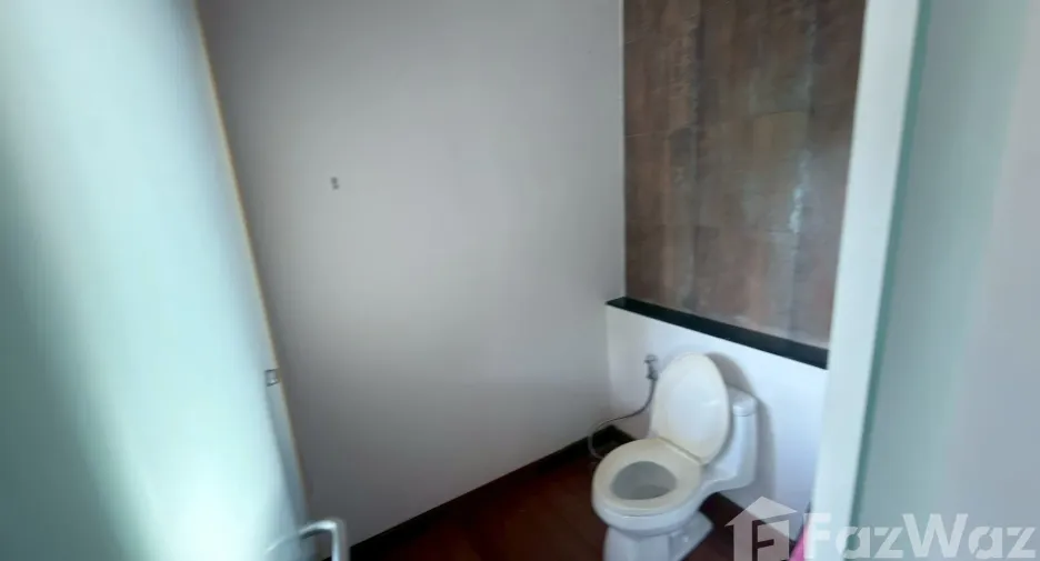 Haus zum Kauf mit 4 Zimmer in Mueang Chiang Mai, Chiang Mai