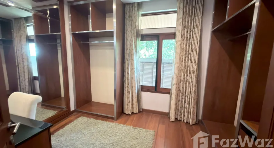 Haus zum Kauf mit 4 Zimmer in Mueang Chiang Mai, Chiang Mai