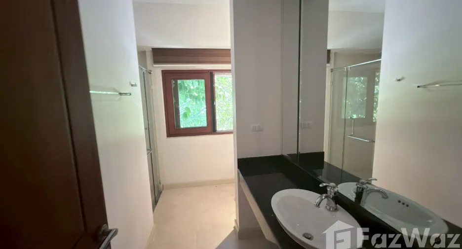 Haus zum Kauf mit 4 Zimmer in Mueang Chiang Mai, Chiang Mai