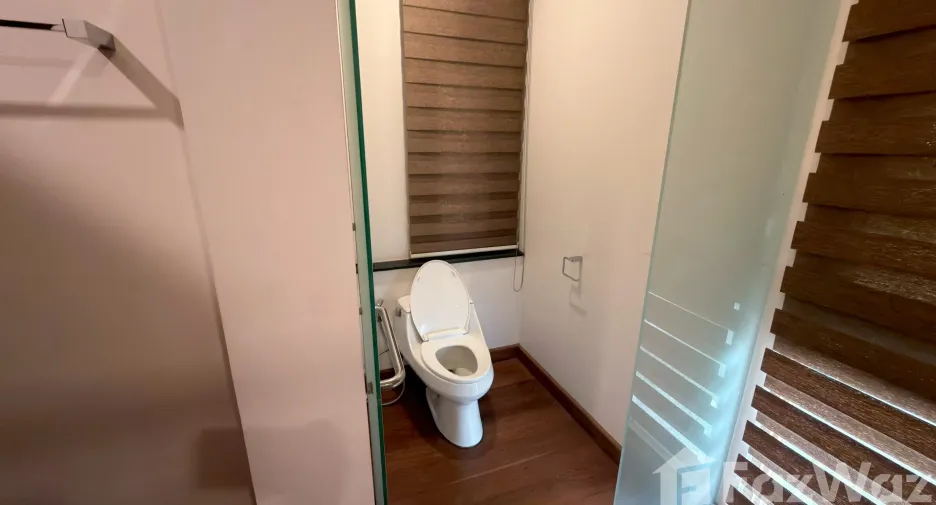 Haus zum Kauf mit 4 Zimmer in Mueang Chiang Mai, Chiang Mai