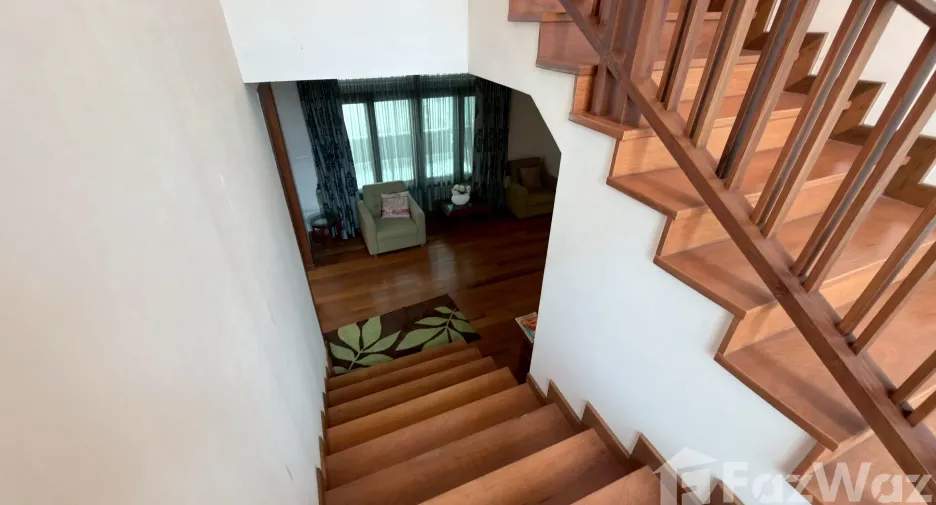 Haus zum Kauf mit 4 Zimmer in Mueang Chiang Mai, Chiang Mai