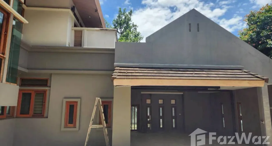 Haus zum Kauf mit 4 Zimmer in Mueang Chiang Mai, Chiang Mai