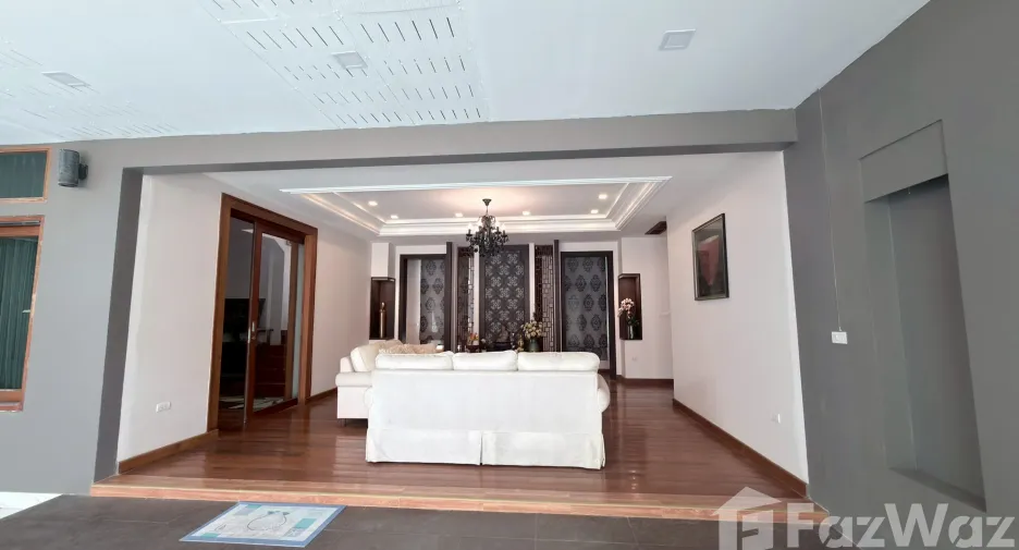 Haus zum Kauf mit 4 Zimmer in Mueang Chiang Mai, Chiang Mai