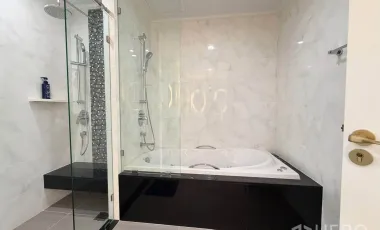 Condo en venta de 4 habitaciones en Watthana, Bangkok