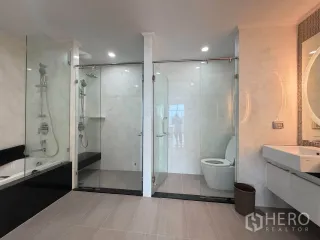 Condo en venta de 4 habitaciones en Watthana, Bangkok