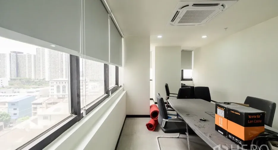 À louer et à vendre bureau à Huai Khwang, Bangkok