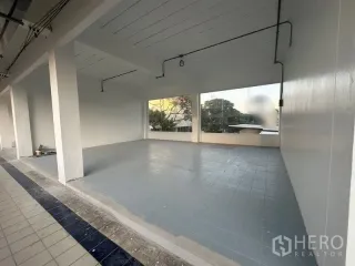 Local comercial en alquiler en Watthana, Bangkok