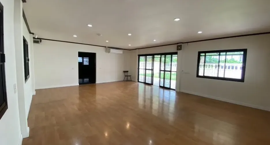 For rent 6 ベッドルーム house in Suan Luang, Bangkok