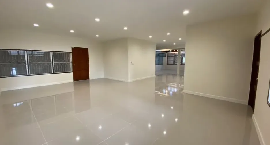 For rent 6 ベッドルーム house in Suan Luang, Bangkok