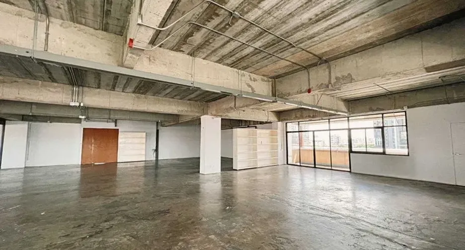 Oficina en alquiler en Yan Nawa, Bangkok