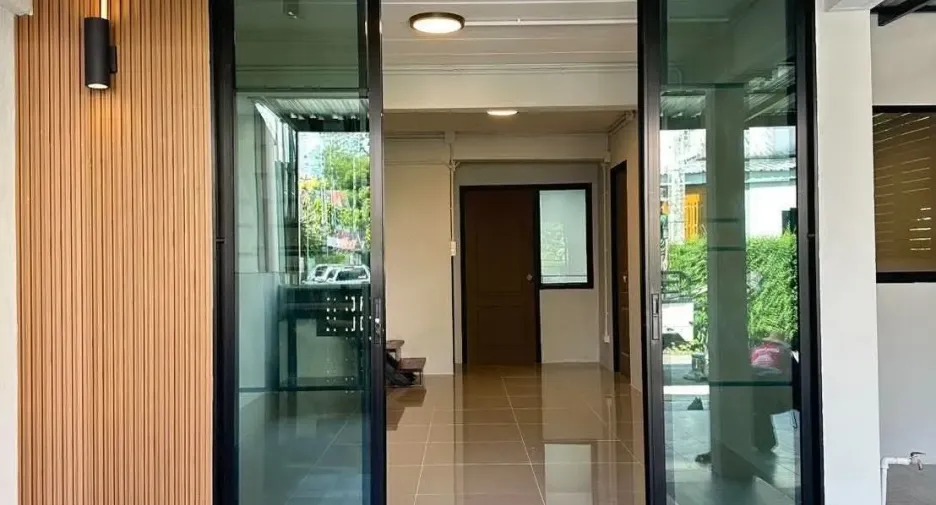 For sale 2 bedrooms townhouse in San Kamphaeng, Chiang Mai