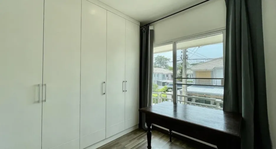 For rent 3 ベッドルーム townhouse in Mueang Chiang Mai, Chiang Mai