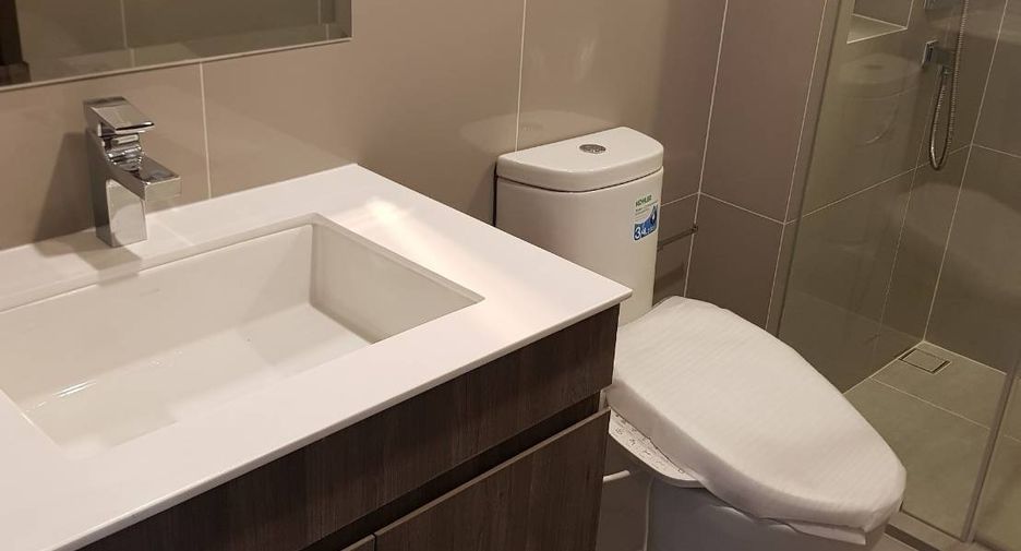 For rent 1 bed condo in Watthana, Bangkok