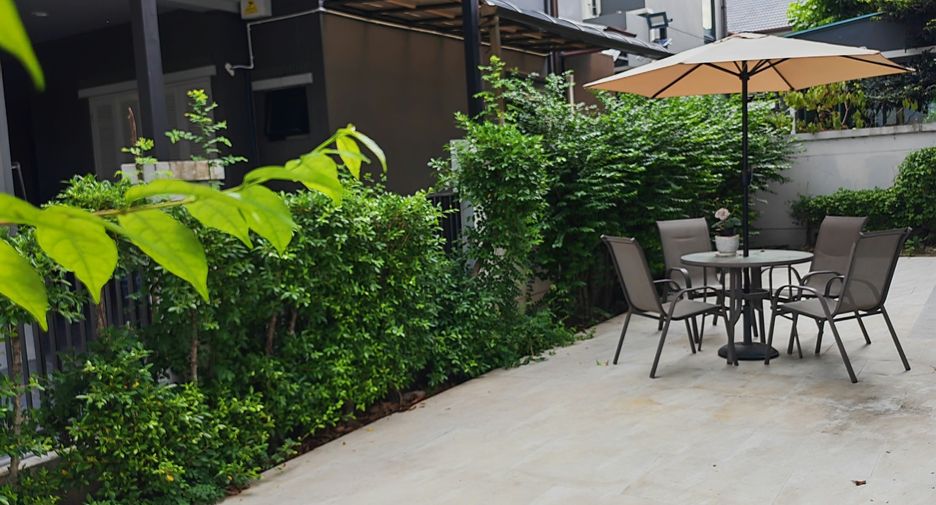 Casa en alquiler de 5 habitaciones en Bang Bon, Bangkok