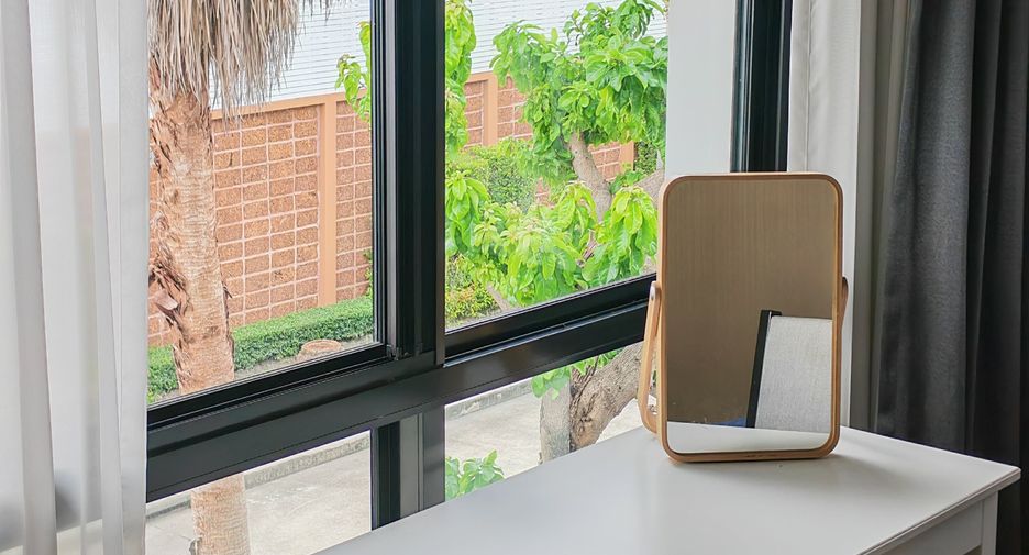 Casa en alquiler de 5 habitaciones en Bang Bon, Bangkok