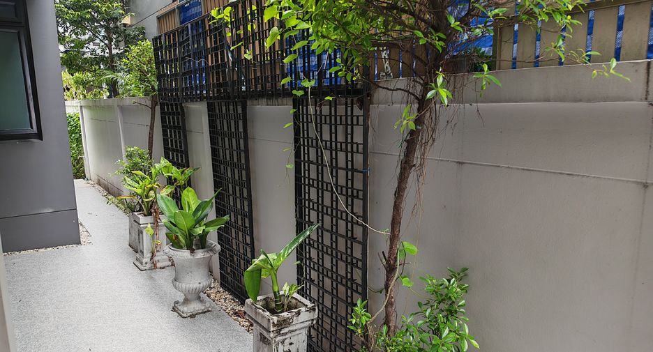 Casa en alquiler de 5 habitaciones en Bang Bon, Bangkok