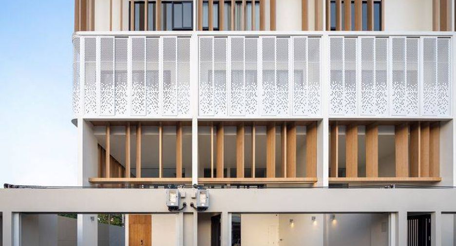 Casa adosada en venta de 3 habitaciones en Lat Phrao, Bangkok