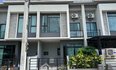Reihenhaus zum Kauf mit 3 Zimmer in Sai Mai, Bangkok