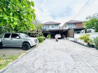 For sale 4 bedrooms house in Si Racha, Chonburi