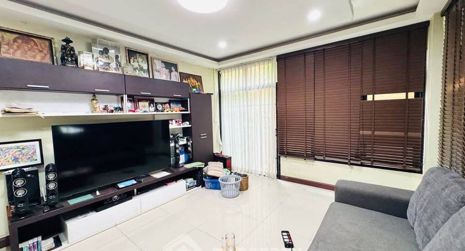 For sale 4 bedrooms house in Si Racha, Chonburi