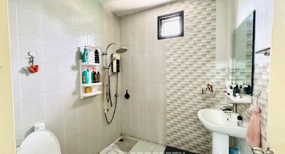For sale 4 bedrooms house in Si Racha, Chonburi