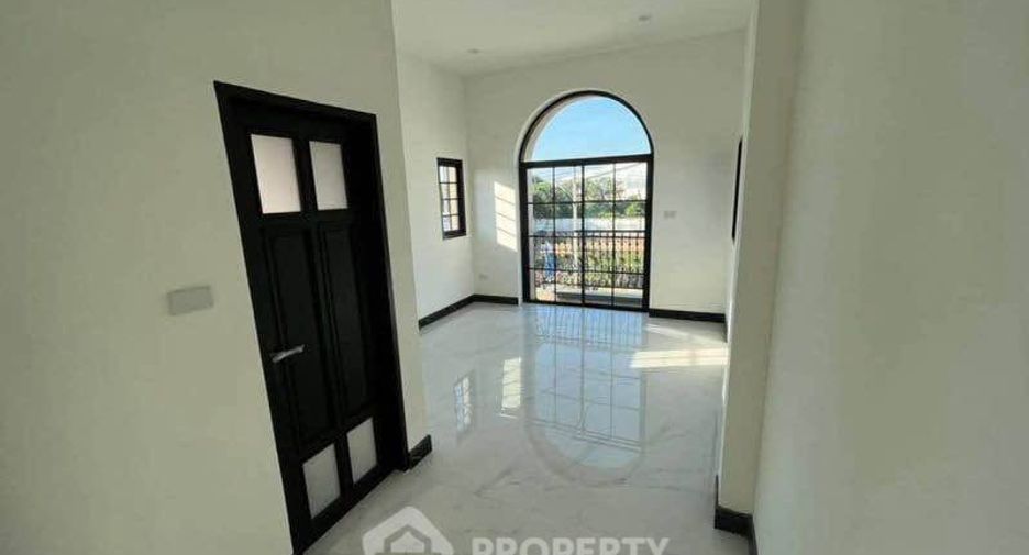 Haus zum Kauf mit 4 Zimmer in Mueang Chon Buri, Chonburi