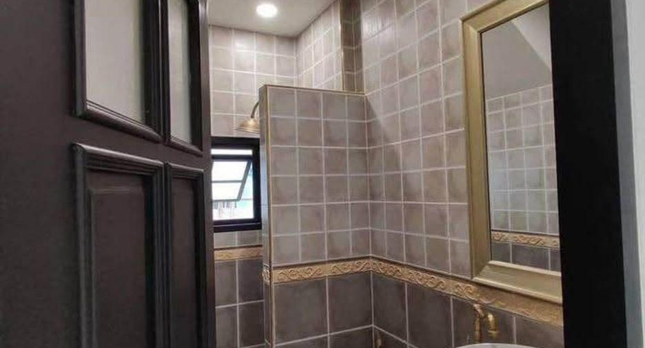 Haus zum Kauf mit 4 Zimmer in Mueang Chon Buri, Chonburi