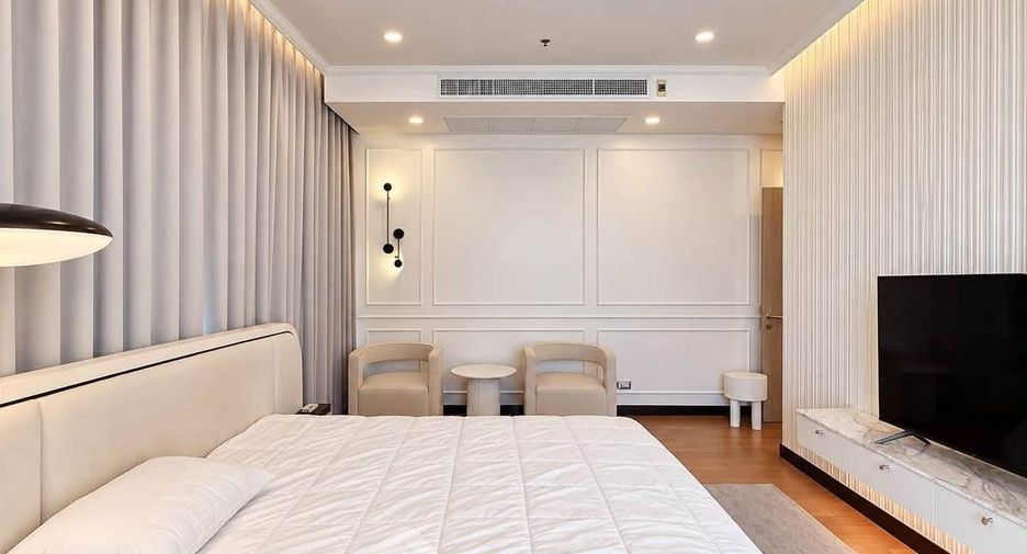 Condo en alquiler y en venta de 4 habitaciones en Watthana, Bangkok