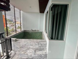 For sale 1 bed condo in Phra Khanong, Bangkok