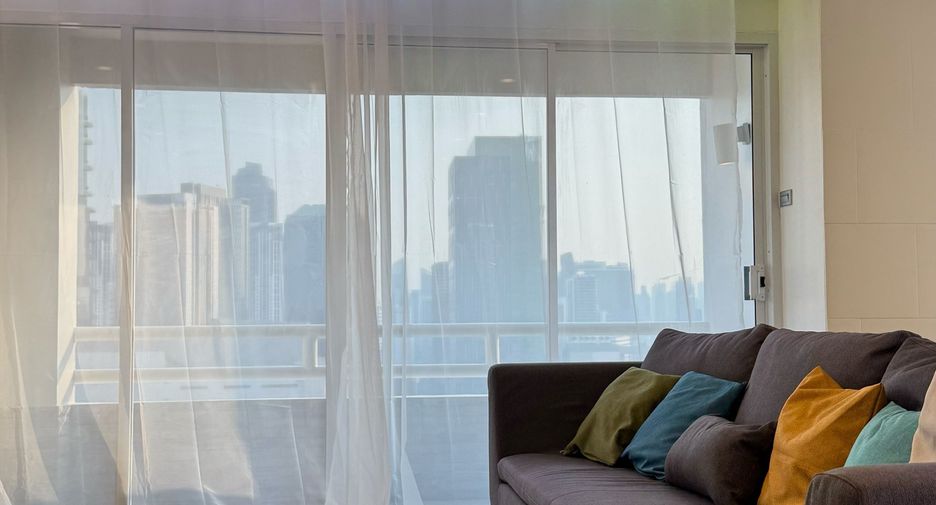 Apartment zur Miete mit 3 Zimmer in Huai Khwang, Bangkok