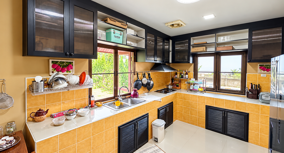À vendre 6 chambres villa à Hang Dong, Chiang Mai