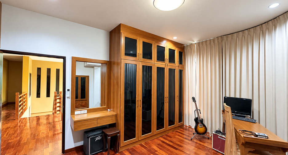 À vendre 6 chambres villa à Hang Dong, Chiang Mai