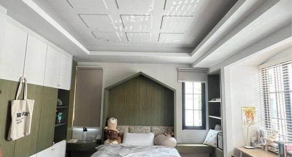 Casa en alquiler de 4 habitaciones en Yan Nawa, Bangkok