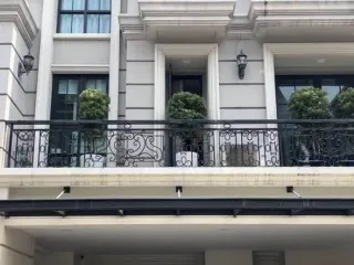 Casa en alquiler de 4 habitaciones en Yan Nawa, Bangkok