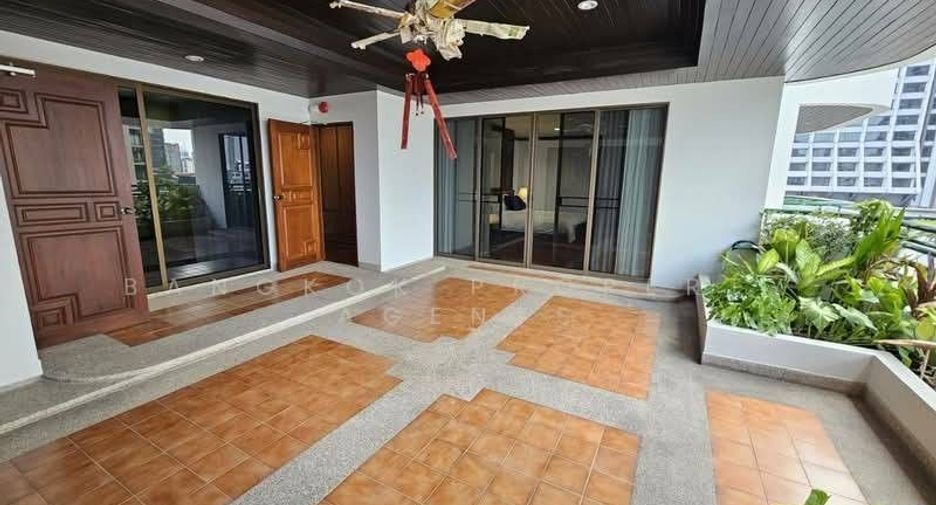 For rent 4 ベッドルーム condo in Khlong Toei, Bangkok