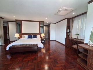 For rent 4 ベッドルーム condo in Khlong Toei, Bangkok