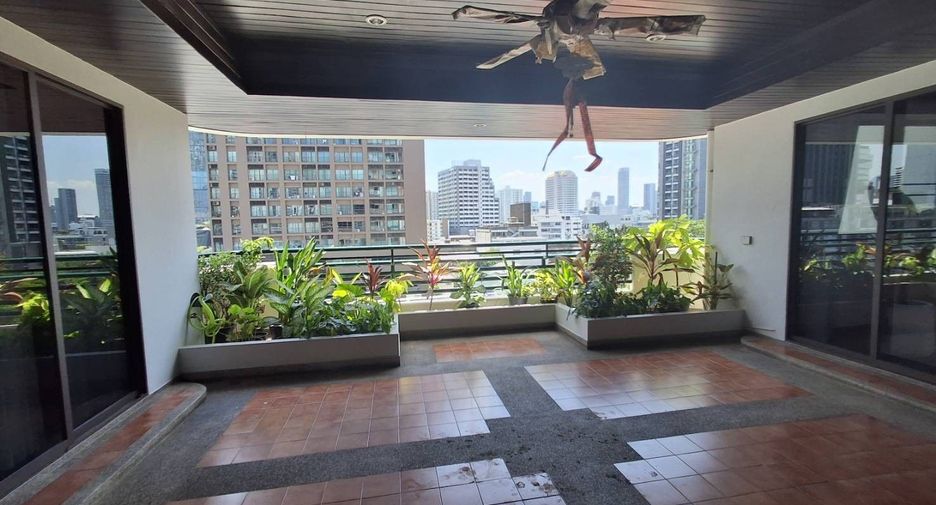 For rent 4 ベッドルーム condo in Khlong Toei, Bangkok