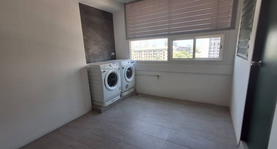 For rent 4 ベッドルーム condo in Khlong Toei, Bangkok